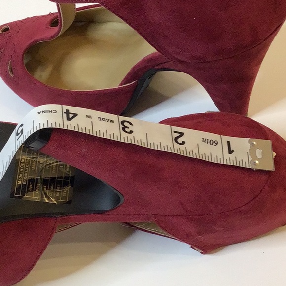 GRAHAM STREET SHOES Co. BURGUNDY RED T. STRAP SUEDE HEELS SZ 8 - Picture 15 of 15